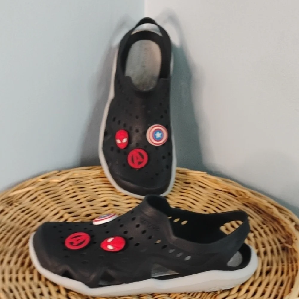 CROCS Kid Black Marvel Superhero Water Shoes Sandals Size 4 M Avengers Movie